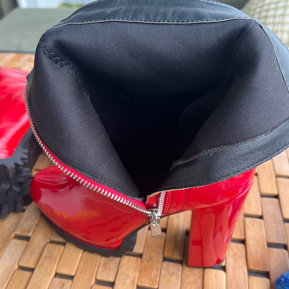 booties - Picture 4 of 6